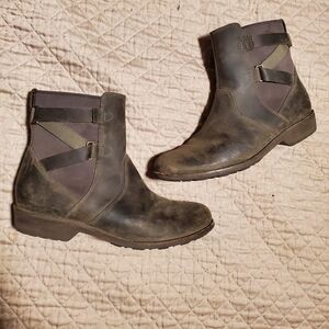 TEVA ELLERY WOMEN ANKLE BOOTS WATERPROOF DARK OLIVE US 10 ladies Well used